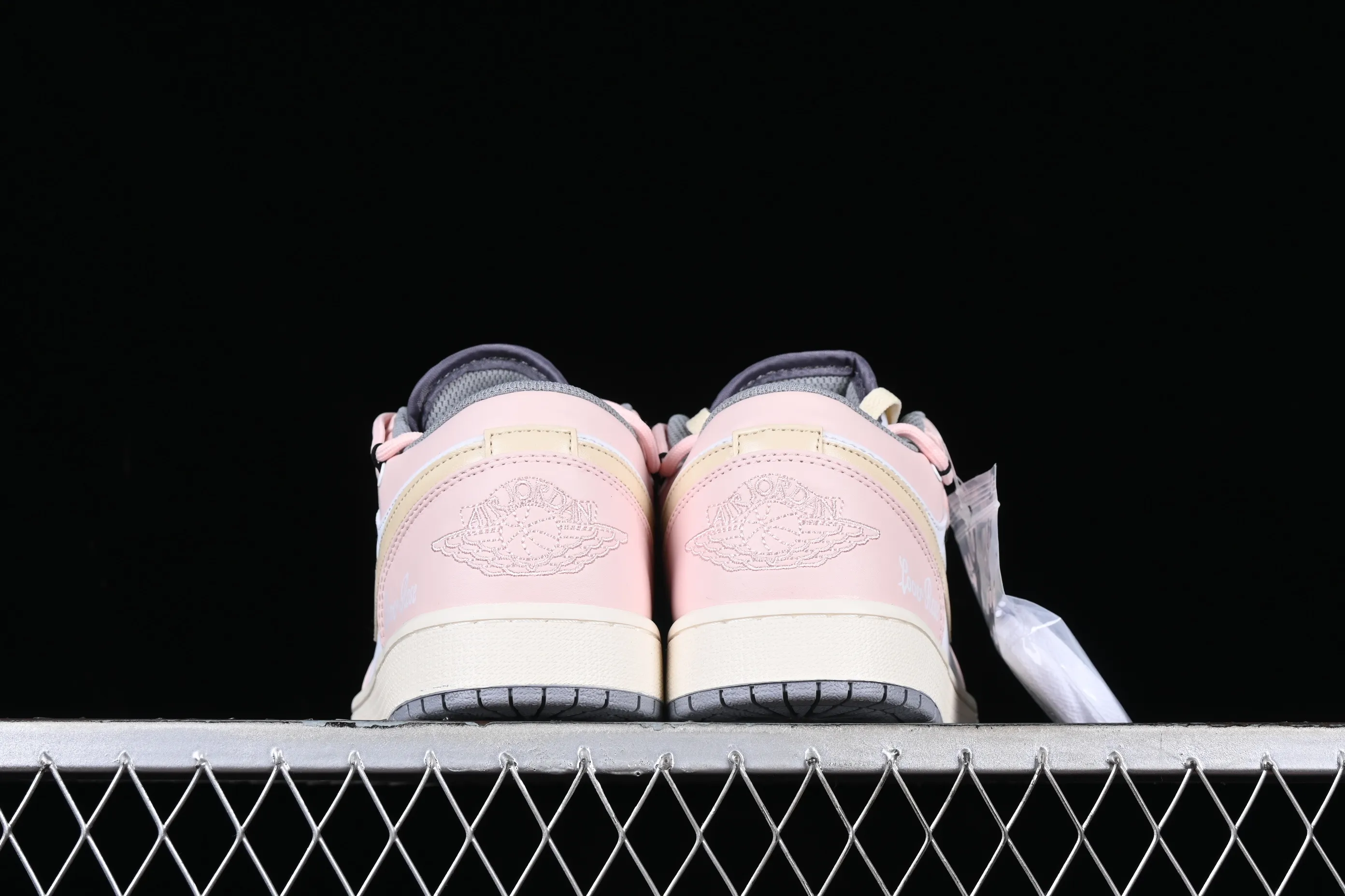 All categories Air Jordan Jordan series basketball shoes Air Jordan 1 Low Z version Air Jordan 1 Low AJ1 Joe 1 customized version strap deconstruction sports culture basketball shoes 553558-053
